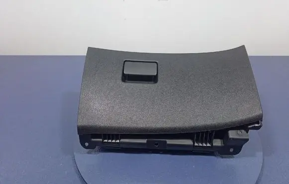 Opel Zafira C Glove box