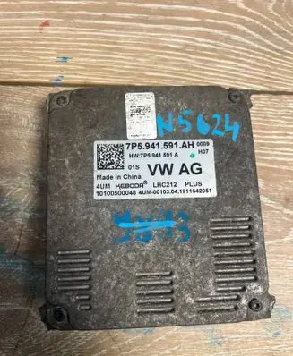Seat Leon (5F) Voltage converter/converter module 7P5941591AH 7P5941591A 10100500048
