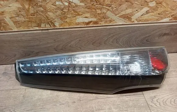 Mitsubishi Grandis Rear/tail lights 22087642 E31069