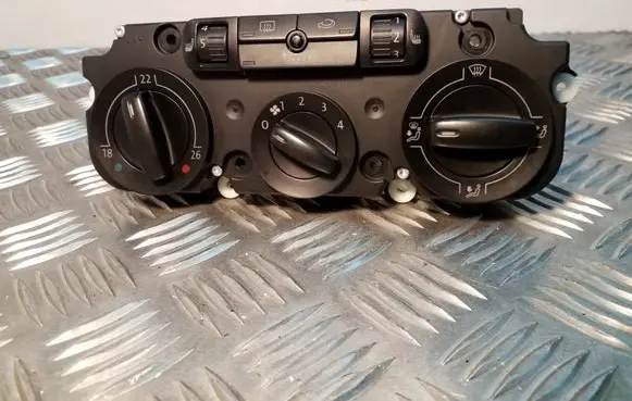 Volkswagen PASSAT B6 Climate control unit 1K0820047DG