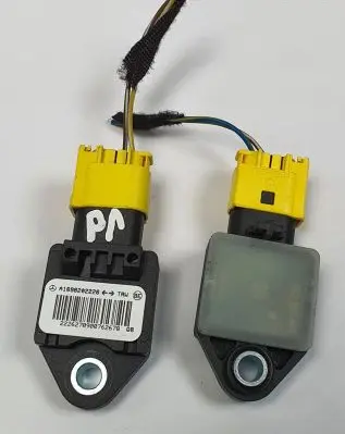 Mercedes-Benz B W245 Airbag deployment crash/impact sensor A1698202226