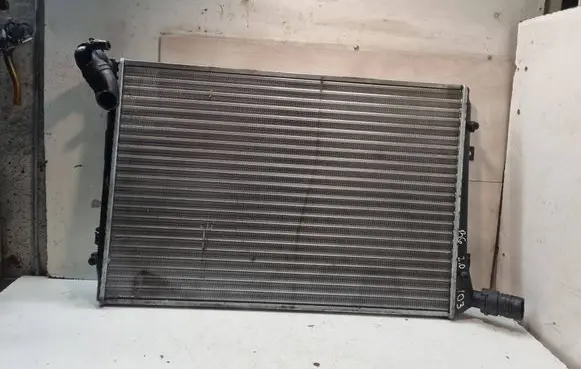 Volkswagen PASSAT B6 Coolant radiator 