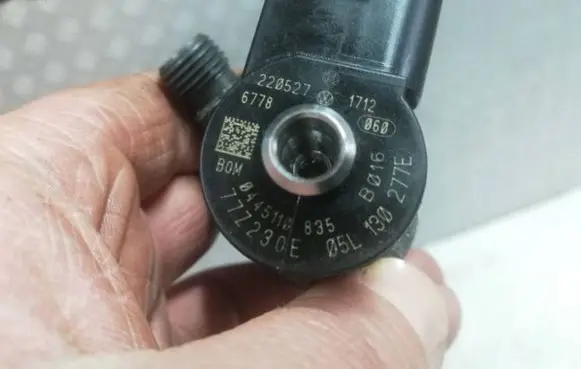 Skoda Octavia Mk4 Fuel injector 0445110835