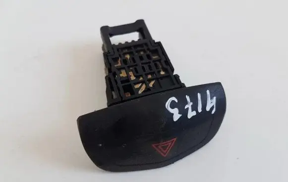 Nissan Primera Hazard light switch 06016