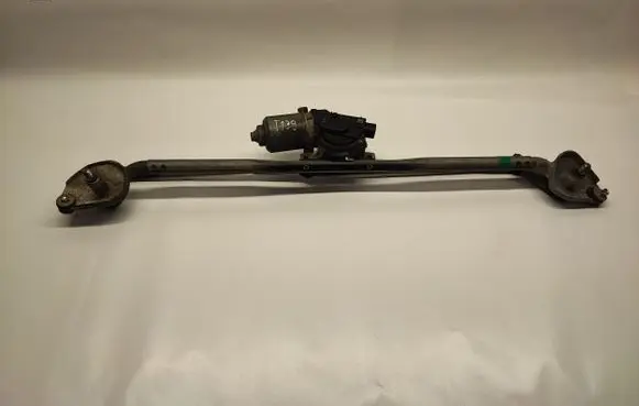 Dodge Challenger Front wiper linkage and motor 05028756AD P05028756AD