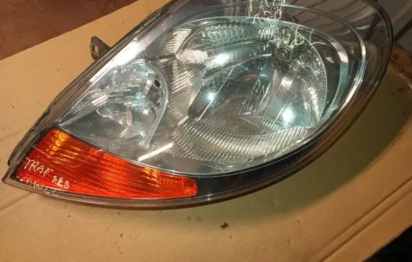Renault Trafic II (X83) Headlight/headlamp 8200701359