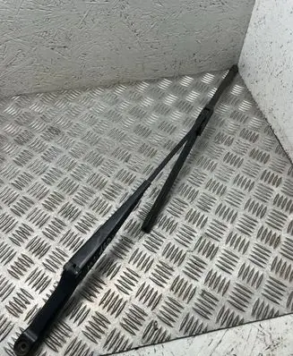 Mercedes-Benz ML W163 Front wiper blade arm 4416