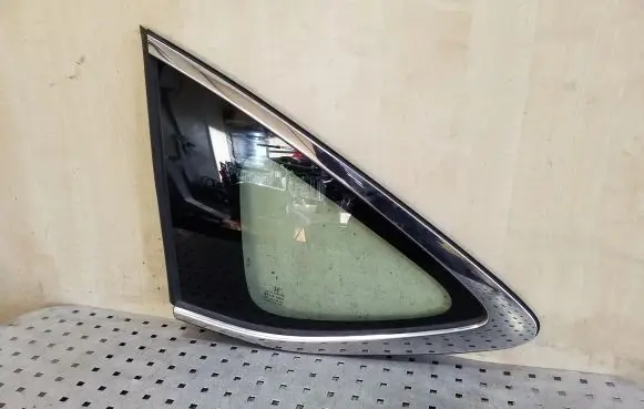 Honda CR-V Rear side window