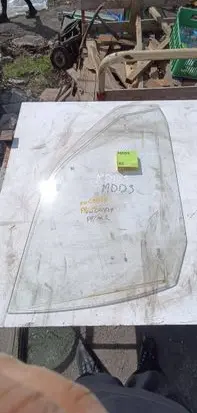 Volkswagen Caddy Front door window glass four-door 1212123