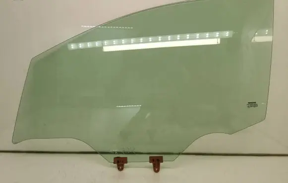 Nissan Leaf I (ZE0) Front door window glass four-door Dot39as2m40 43r009007