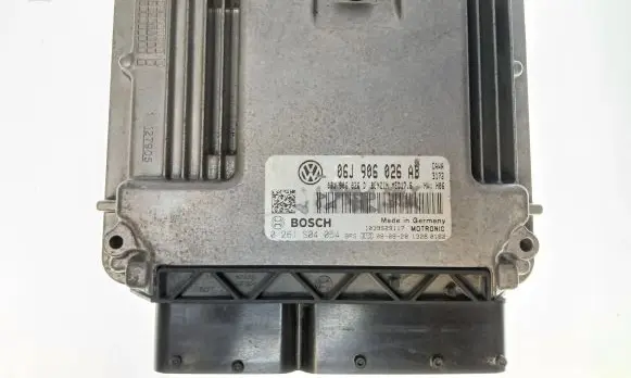 Volkswagen Tiguan Engine control unit/module 06J906026AB 06J906026D 0261S04054