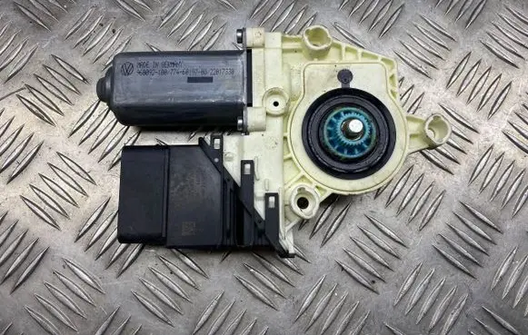 Volkswagen PASSAT B6 Rear door window regulator motor 1K0959704P 981678113 984065340