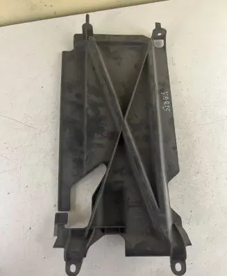 Toyota Yaris Radiator trim 53289