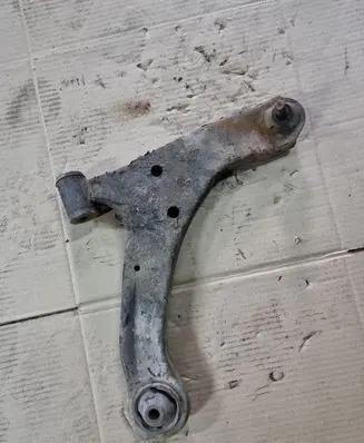 Suzuki Grand Vitara II Front lower control arm/wishbone NOCODE