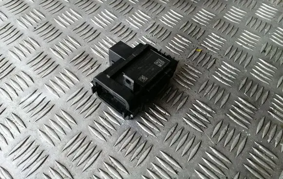 Audi A4 S4 B8 8K Ignition lock 8K0909131D 3330430103