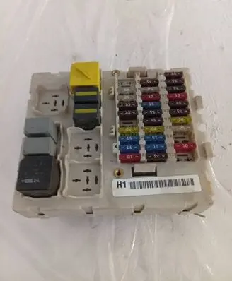 Ford Focus Fuse module 518273305
