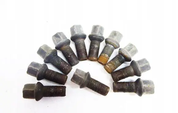 Volkswagen Golf IV Nuts/bolts 