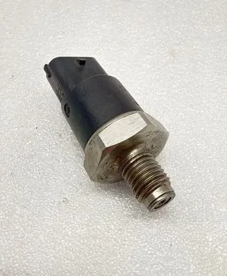 Renault Master II Fuel pressure sensor 0281002405 18927002520