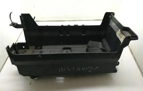 Opel Insignia A Battery box tray 13310741