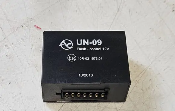 Volkswagen Transporter - Caravelle T5 Tow bar relay 10R02157301