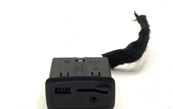 Renault Captur USB socket connector 280236951R