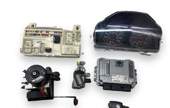 Volvo S40 Engine ECU kit and lock set 0281016590 1039S30890 31272996AB