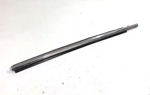Lexus CT 200H Loading door glass trim molding 