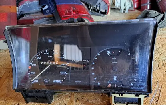 Volkswagen Golf II Speedometer (instrument cluster)