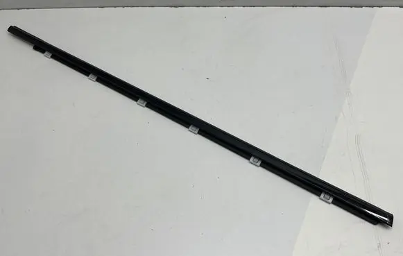 Mercedes-Benz A W177 Front door glass trim molding