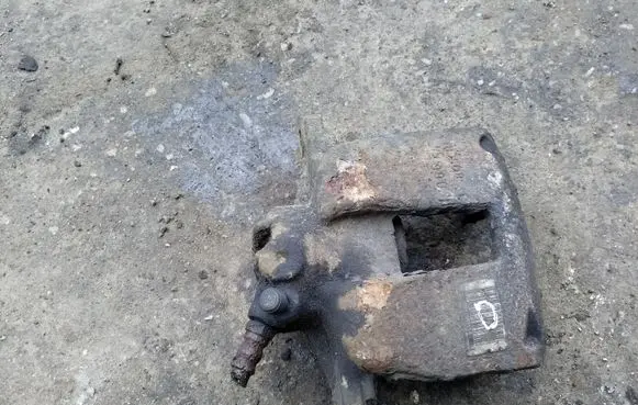 Peugeot 307 Front brake caliper