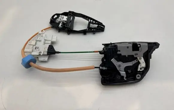 BMW 5 G30 G31 G38 Rear door lock A046465