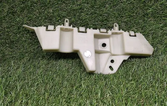 Buick Encore I Front bumper mounting bracket 42566651