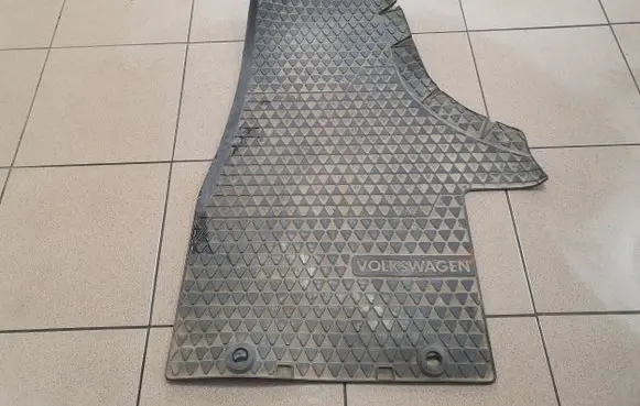 Volkswagen Transporter - Caravelle T5 Front floor mat 7H1061501
