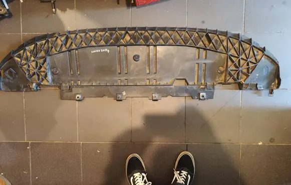 Renault Kangoo II Front bumper skid plate/under tray 1201845X 622358108R