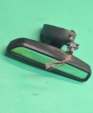 Rear view mirror (interior)