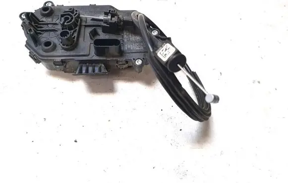 Volkswagen Caddy Sliding door lock 7LA843604E