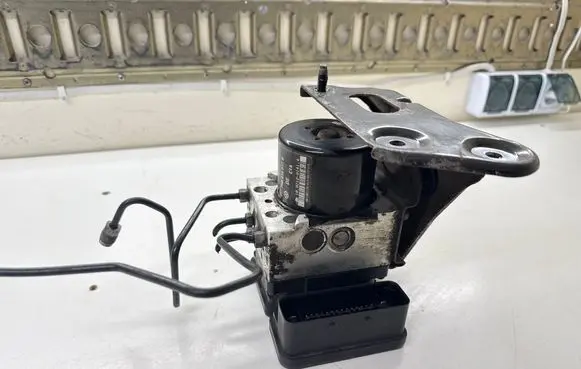 Volkswagen Transporter - Caravelle T5 ABS Pump 7H0907379R 7H0614517B 10092603183
