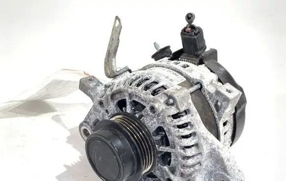 Toyota Yaris Generator/alternator 270600Y380