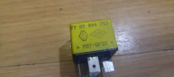 Renault Laguna I Other relay 7700844253