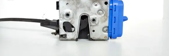 Audi A4 S4 B5 8D Rear door lock 8D0839015A
