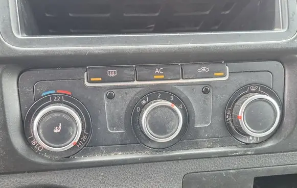 Volkswagen Transporter - Caravelle T5 Climate control unit 7E5907047Q 5HB01025929