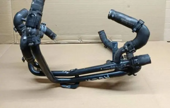 Audi A6 S6 C7 4G Engine coolant pipe/hose 04L122157BH