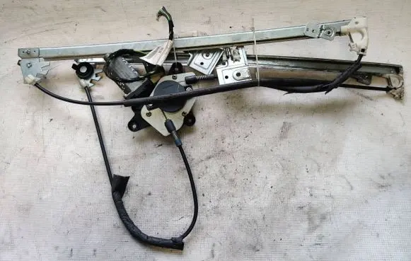 Mercedes-Benz Vito Viano W639 Front door window regulator motor 0130821941 A6395406809