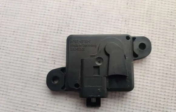 Opel Zafira A Airbag deployment crash/impact sensor 09133263 TGS1390797N