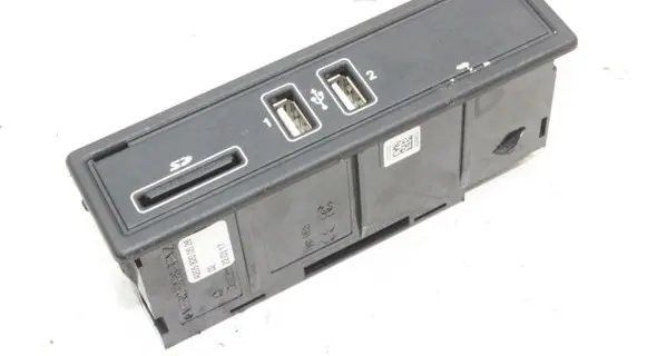 Mercedes-Benz C W205 USB socket connector A2058200526