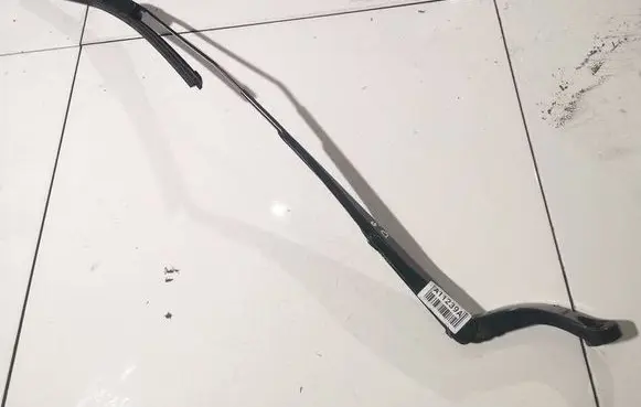 Honda Civic IX Front wiper blade arm 