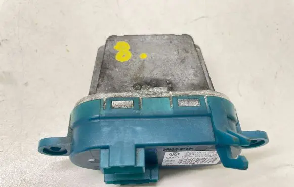 Audi Q7 4L Heater blower motor/fan resistor 7L0907521A