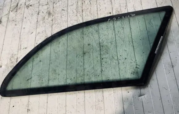 Mercedes-Benz C W202 Rear side window