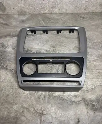Skoda Octavia Mk2 (1Z) Center console 1Z0858069AC 113521028202