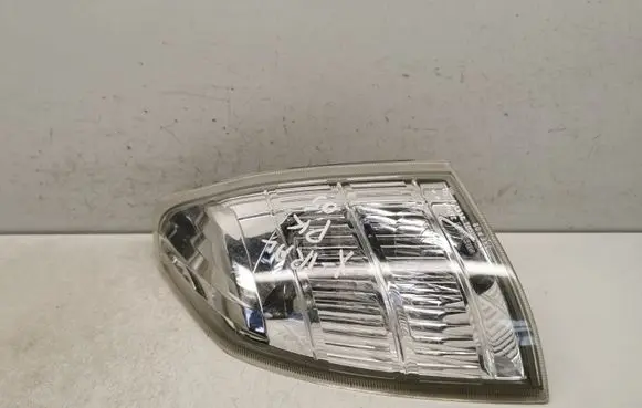 Nissan X-Trail T30 Front indicator light